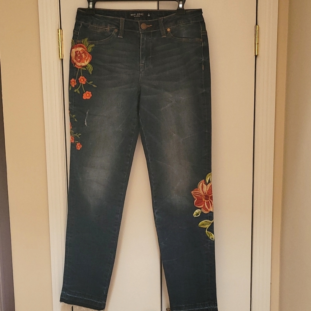Max Jeans with floral embroidery